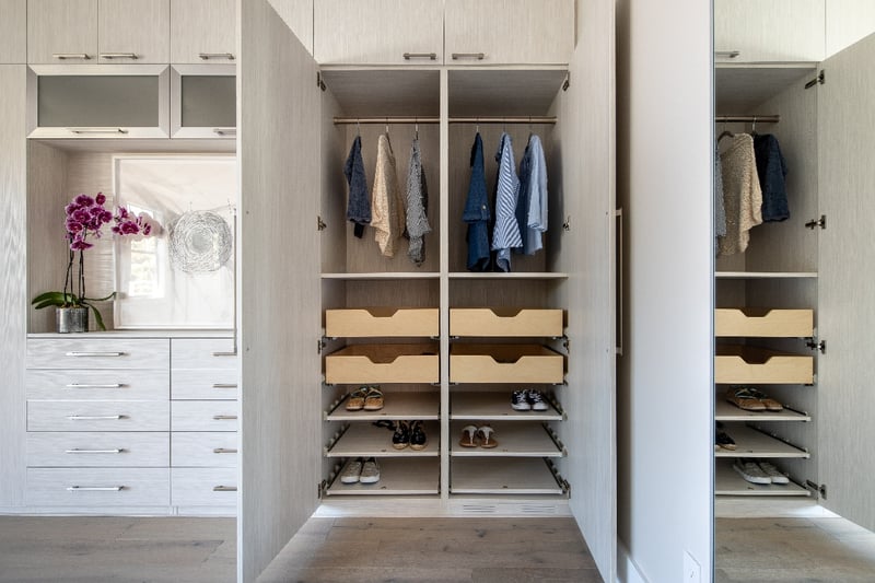 Bianco TFL Open Closet View- Medium